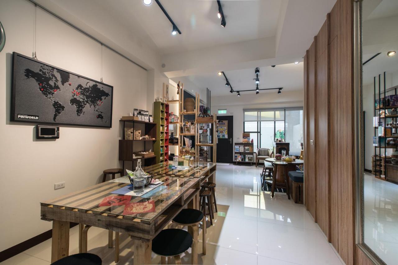 黑琵軼棧湖濱旅宿 K&B Happy Hostel Tainan Exterior photo