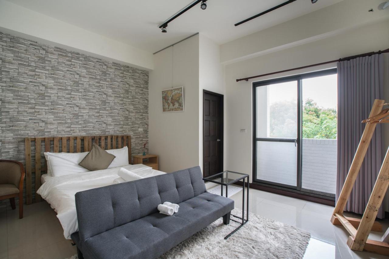 黑琵軼棧湖濱旅宿 K&B Happy Hostel Tainan Exterior photo