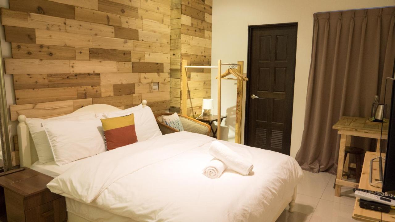 黑琵軼棧湖濱旅宿 K&B Happy Hostel Tainan Exterior photo