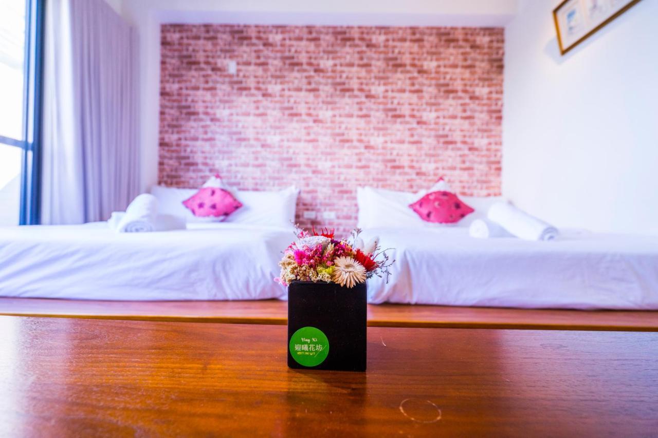 黑琵軼棧湖濱旅宿 K&B Happy Hostel Tainan Exterior photo