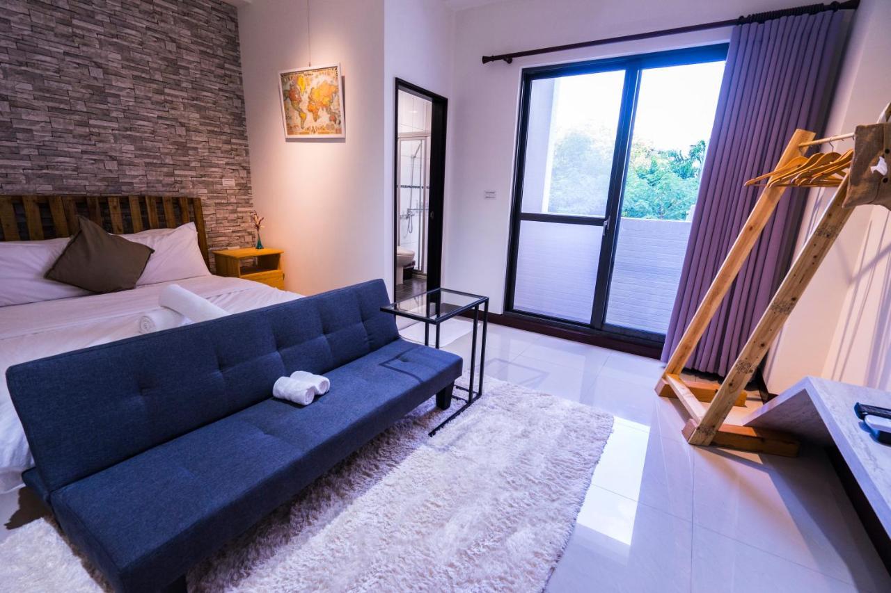 黑琵軼棧湖濱旅宿 K&B Happy Hostel Tainan Exterior photo