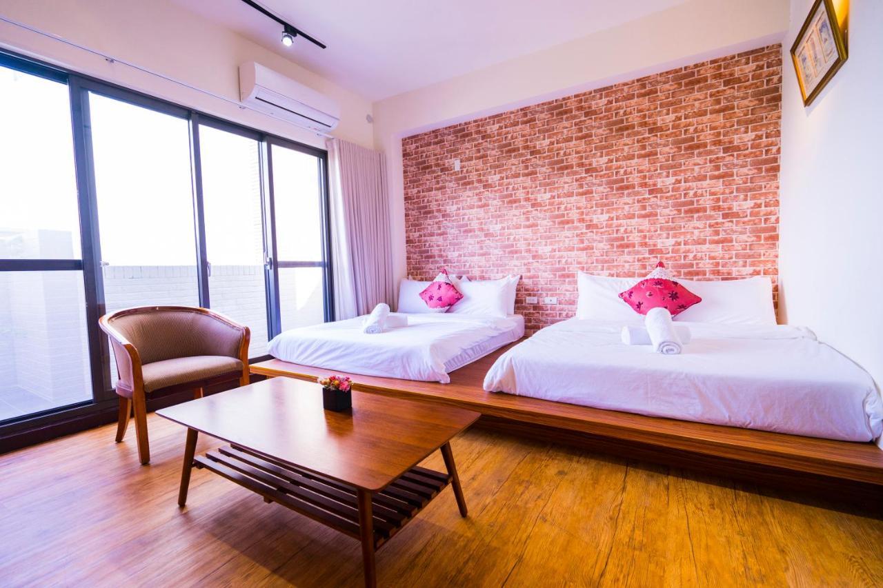 黑琵軼棧湖濱旅宿 K&B Happy Hostel Tainan Exterior photo