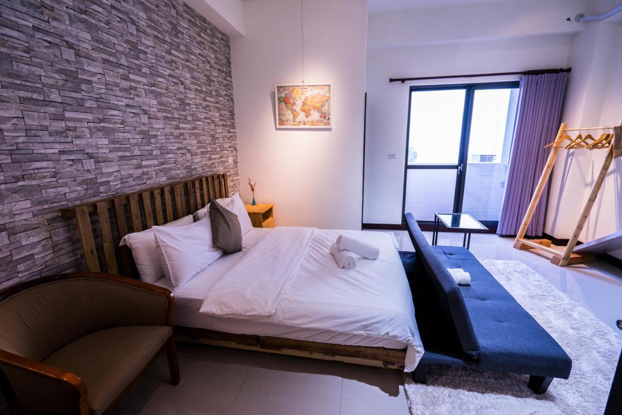 黑琵軼棧湖濱旅宿 K&B Happy Hostel Tainan Exterior photo