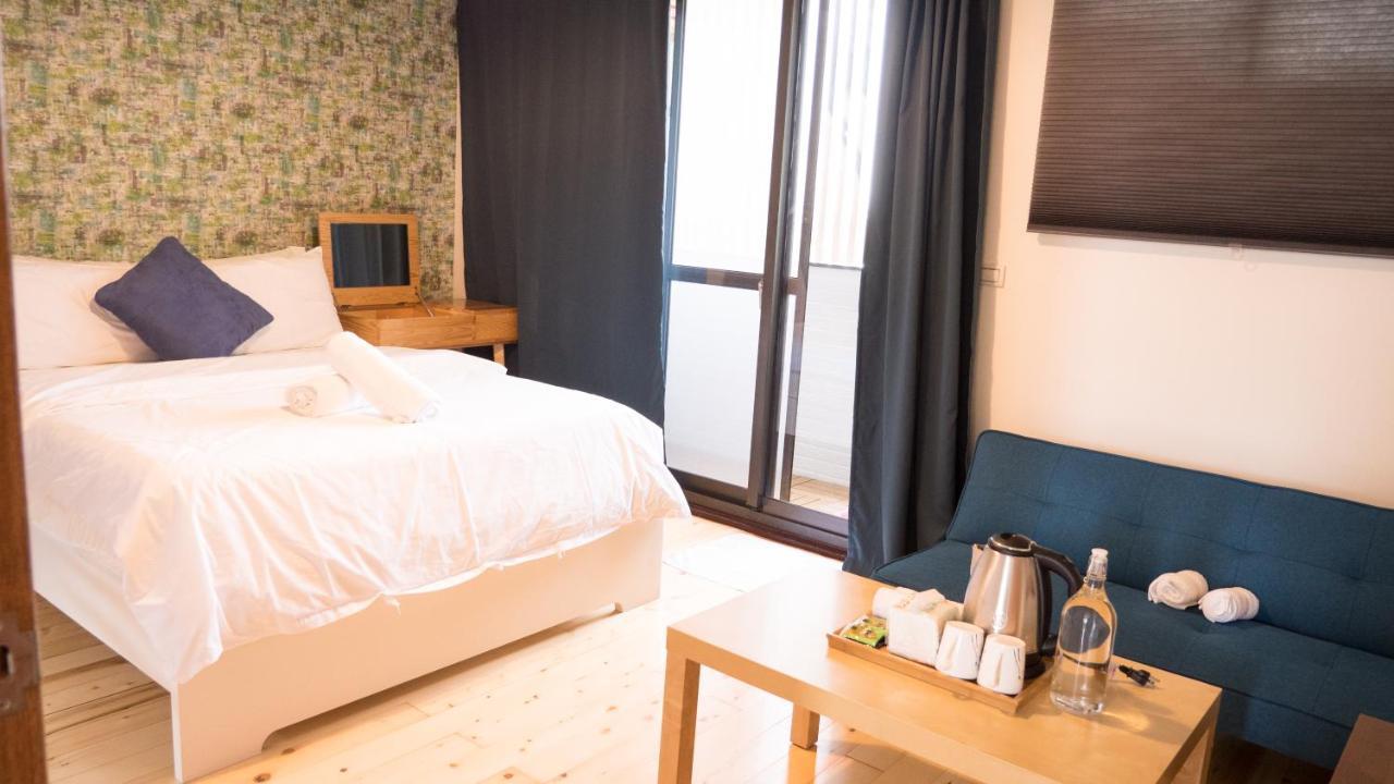 黑琵軼棧湖濱旅宿 K&B Happy Hostel Tainan Exterior photo