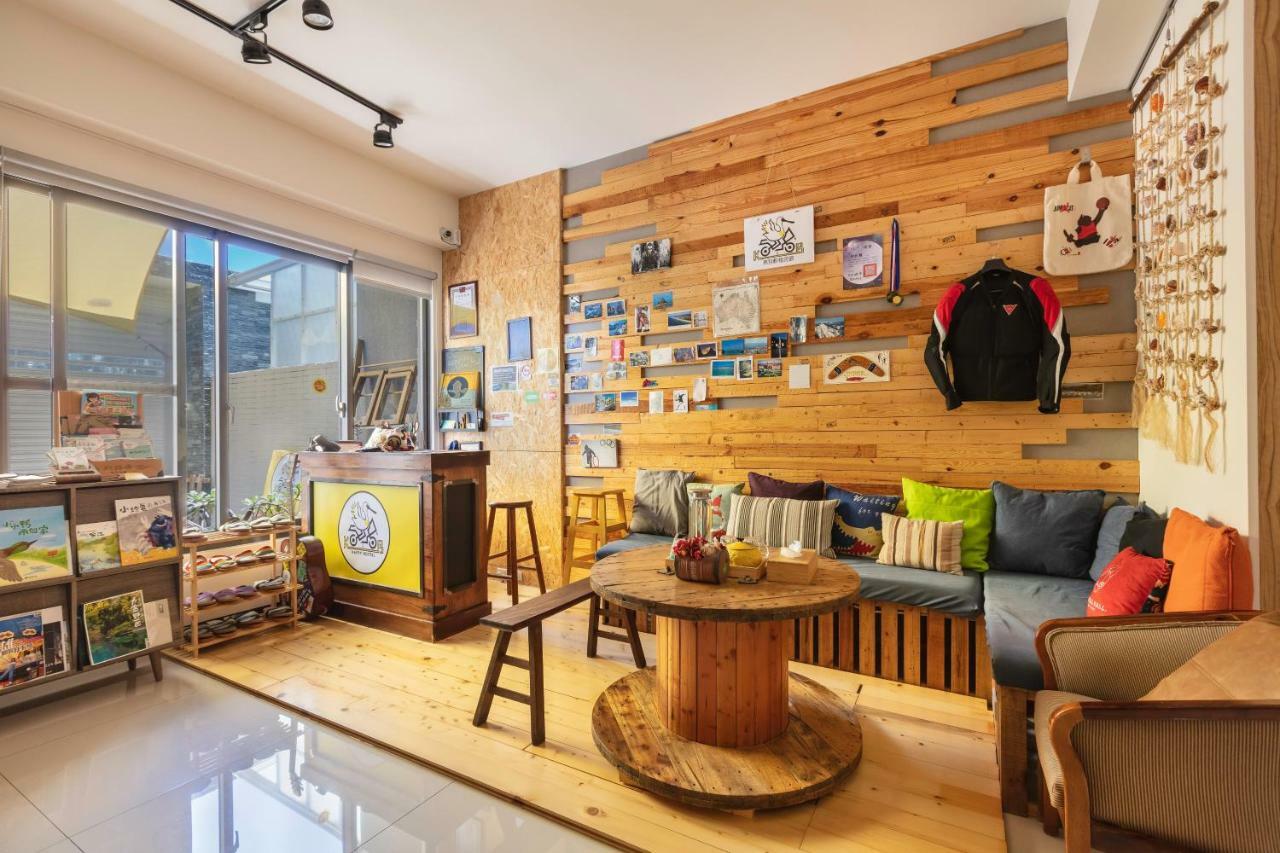 黑琵軼棧湖濱旅宿 K&B Happy Hostel Tainan Exterior photo